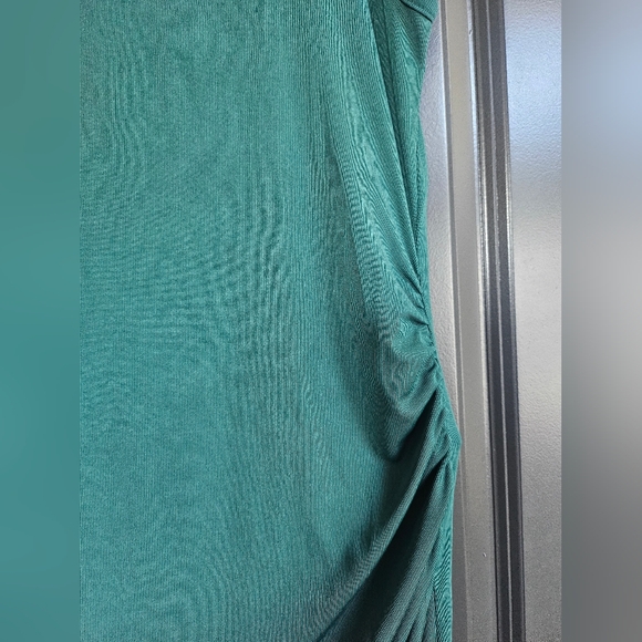 Dress - Picture 3 of 5